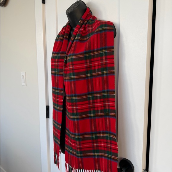 TNA NWT red tartan plaid scarf with fringe. Iconic ARTITZIA accessory for Winter - Picture 6 of 12